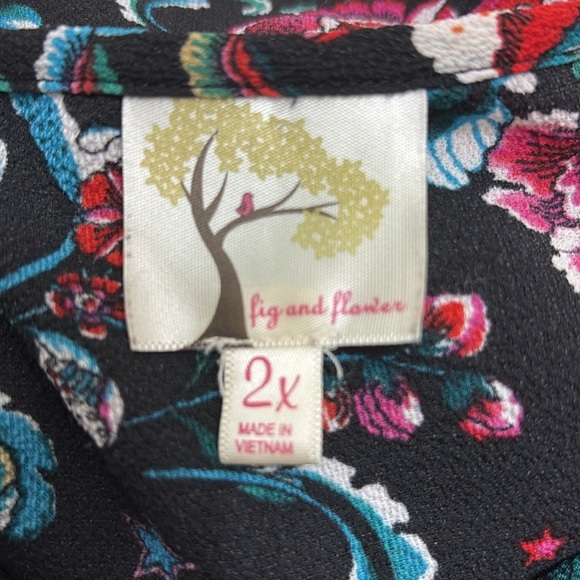 Fig and Flowers Floral Popover Tunic Blouse - Picture 7 of 9